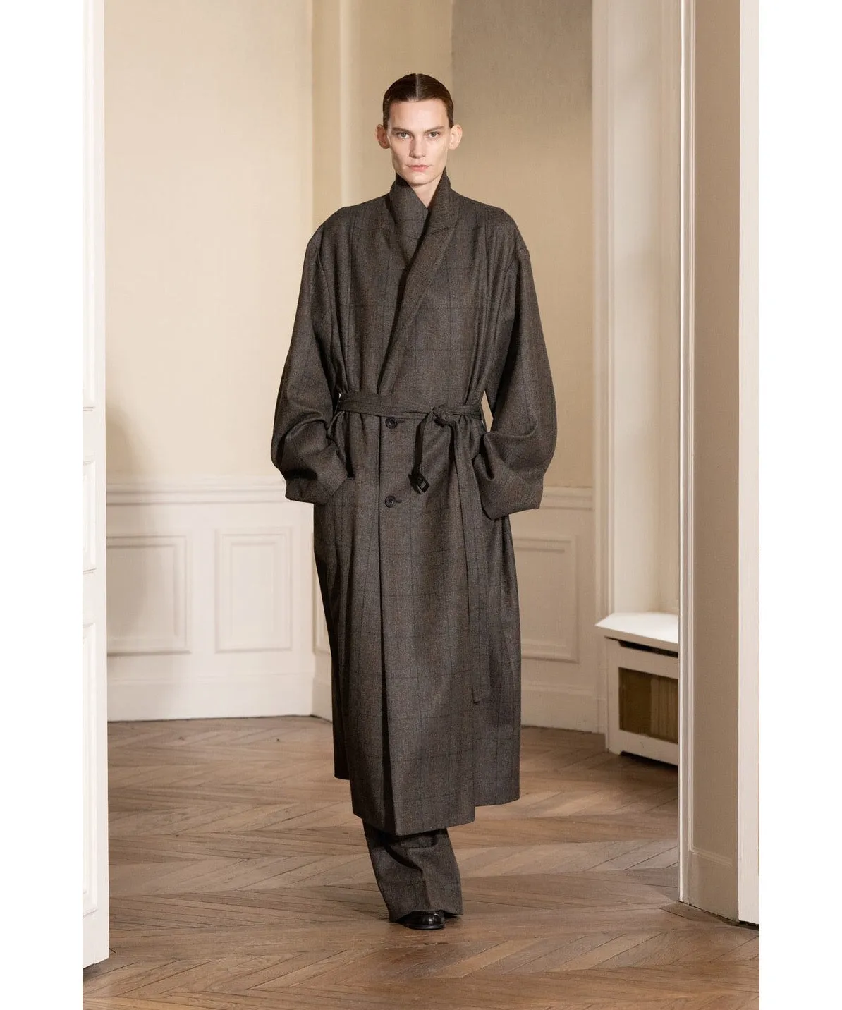 OVERSIZED MAXI-LENGTH PEAKED LAPELED COAT "GLEN CHECK"