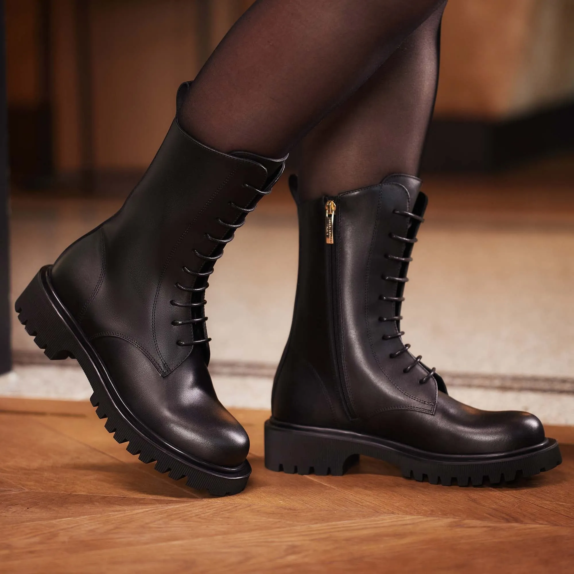 Vendôme Myrthe black calfskin leather lace up boots