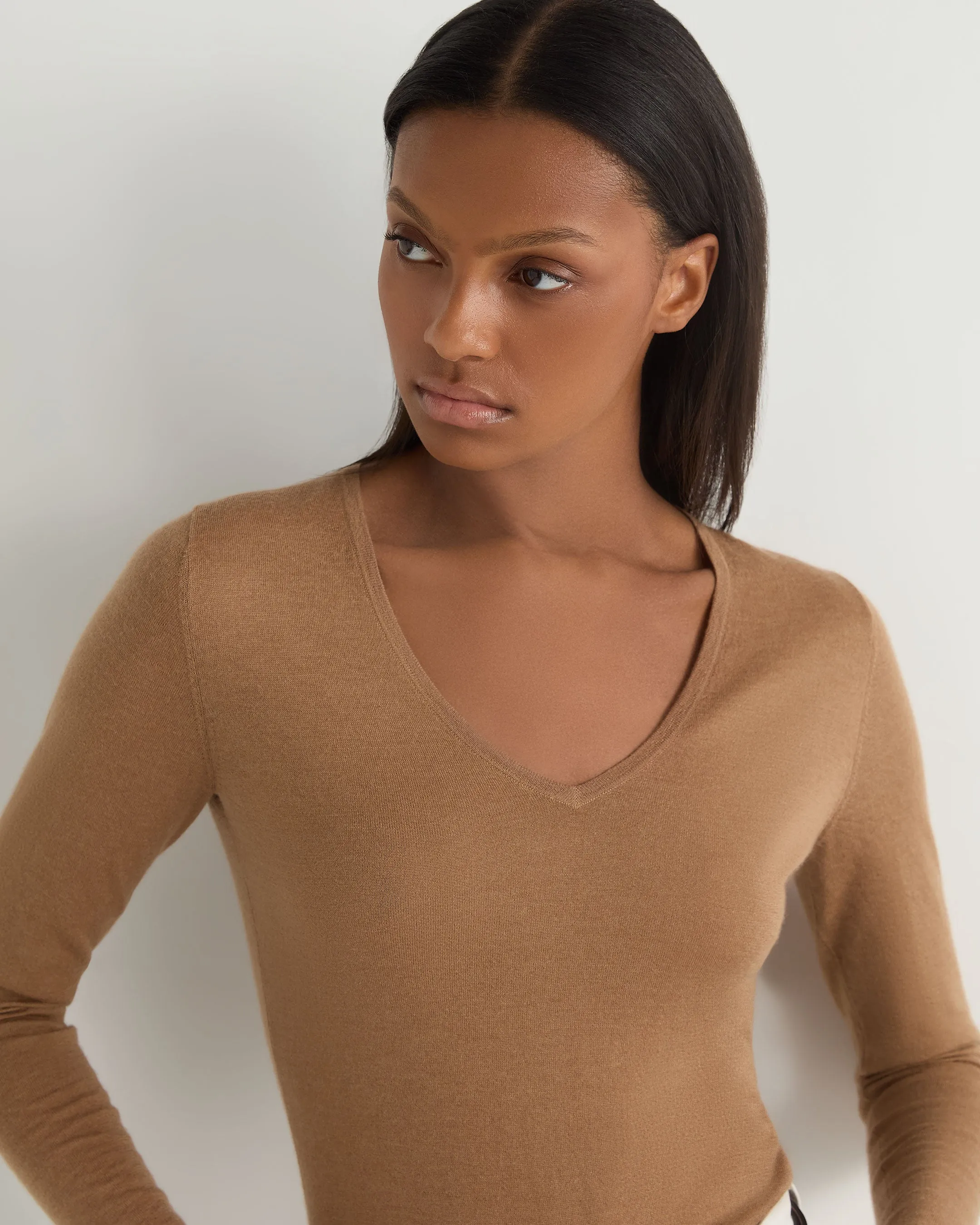 Women's Imogen Superfine Cashmere V Neck Jumper Dark Camel Brown